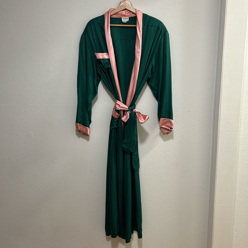 Vintage Neiman Marcus 100% Silk Sleepwear Shawl Robe with Belt Size Small